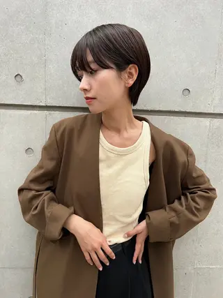 ショート effect横浜所属・切りっぱなしボブ/ 艶カラー/綾莉のヘアスタイル