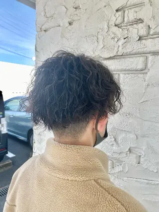 パーマ メンズ 尾崎 優也のヘアスタイル