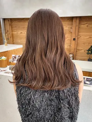 ミディアム カラー 榛葉 夢乃のヘアスタイル