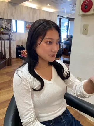 ロング MOLLASALON 浅香山店所属・ツジ モモカのヘアスタイル