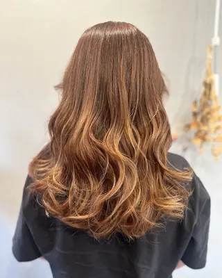 ロング カラー K Harukaのヘアスタイル