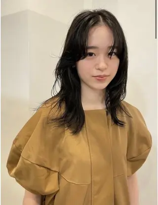 セミロング カラー 髪質改善ストレート/ 東徳嶺 みくのヘアスタイル