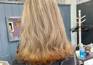 セミロング La Beaute所属・福山 明日哉のヘアスタイル