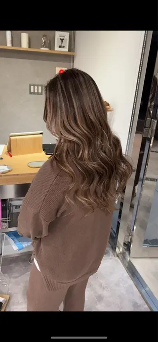 セミロング REDEAL SHIBUYA所属・maya/レイヤー カット/ミインパーマのヘアスタイル