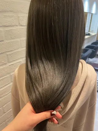 ロング カラー hisano / ハイトーン・透明感のヘアスタイル