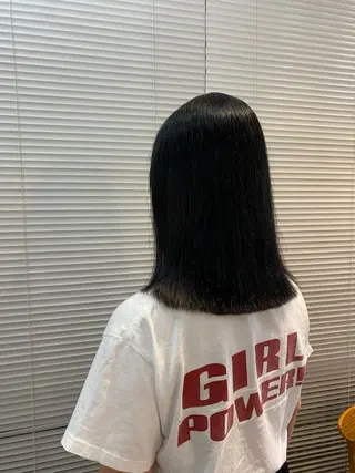 ミディアム 中村 心春のヘアスタイル