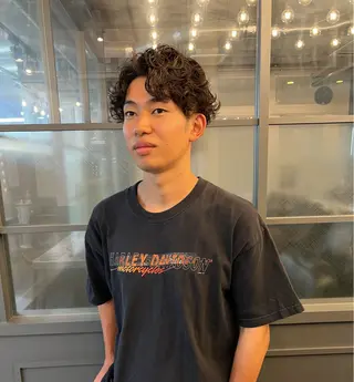 ショート パーマ ナガミ ショウのヘアスタイル