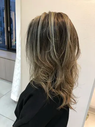 セミロング ブリーチ/髪質改善 NYNY大久保のヘアスタイル