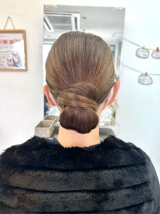 ヘアアレンジ attrice秋山 梨紗のマツエク・マツパデザイン