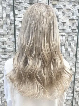 ロング カラー ルシードスタイル REVEのヘアスタイル