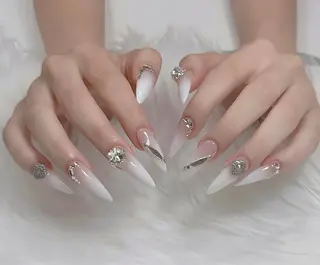 ネイル T•Lee Nailsalon所属・Lily. Leeのネイルデザイン