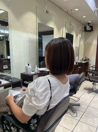 ミディアム 桑田 新菜のヘアスタイル