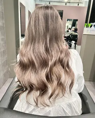 ロング カラー Via officialのヘアスタイル