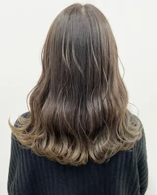 ミディアム カラー 🦄インナーカラー 🦄貫井彩花のヘアスタイル