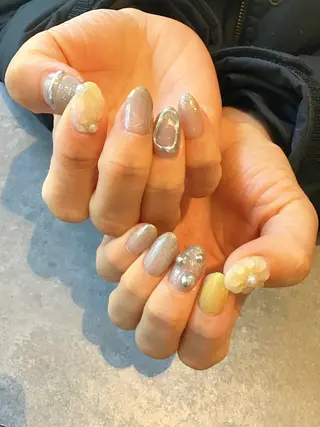 ネイル Nest 岩崎のネイルデザイン