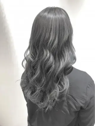 ロング 福元友梨 ディレクター✂️のヘアスタイル