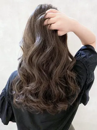 セミロング MOU namba ムウナンバのヘアスタイル