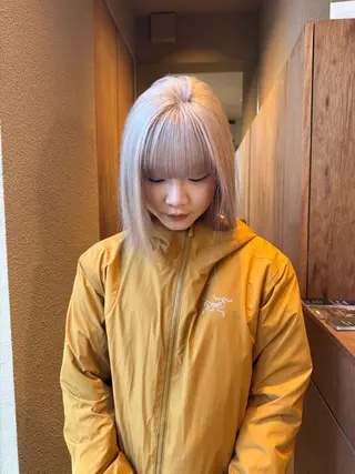 ミディアム カラー hina 🛋️ブリーチカラーのヘアスタイル