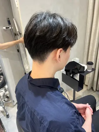 パーマ メンズ 韓国メンズ特化 ダウン・毛流れパーマのヘアスタイル