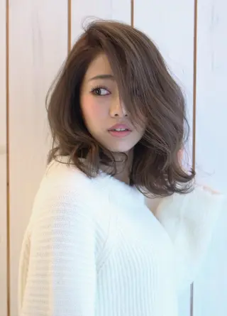 ミディアム カラー パーマ 小濱 秀人のヘアスタイル