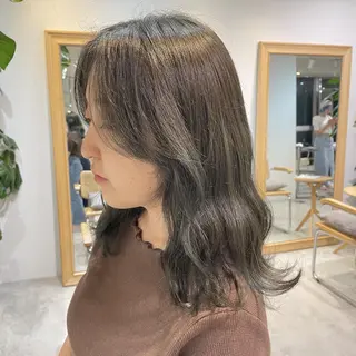 カラー 湯浅 美葉のヘアスタイル