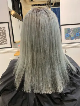 セミロング カラー メンズ ブリーチ特化型✂️ ハイトーンカラー👨のヘアスタイル