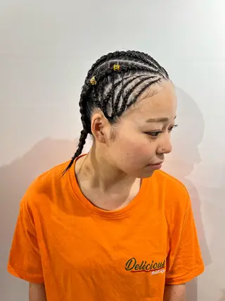 津田 莉子のヘアスタイル