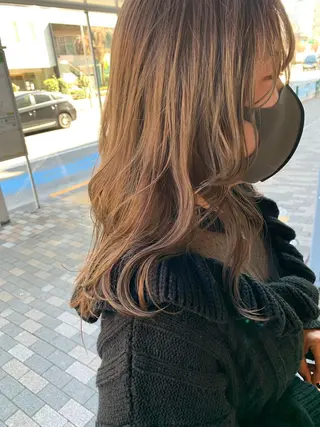 セミロング カラー ヘアアレンジ メンズ pu+on. nailworks所属・fuyumi / ニュアンスネイルのネイルデザイン