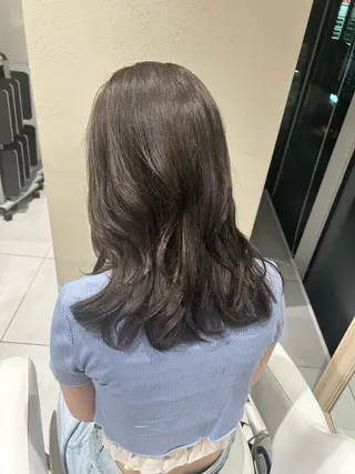 セミロング カラー 結 菜のヘアスタイル