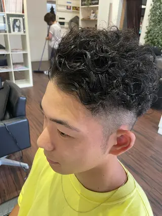 パーマ メンズ SHINYA シンヤヘアーズのヘアスタイル