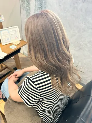 カラー 💫ブリーチカラー 鈴木美菜実💫のヘアスタイル