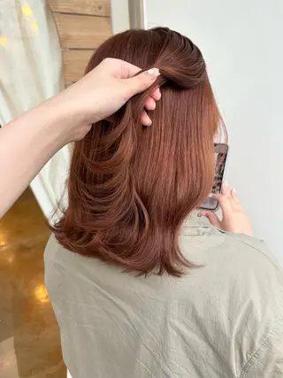 ミディアム カラー 米中 杏里のヘアスタイル