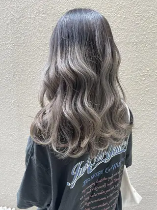 ロング FERIA梅田🖤 透明感カラー🎀のヘアスタイル