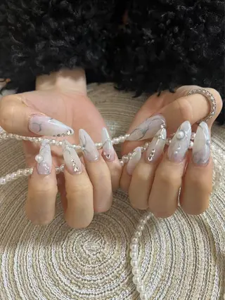 ネイル Alre nail「アルラ」所属・enRich レイリのネイルデザイン