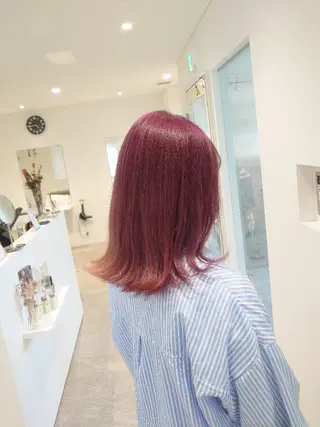 ミディアム カラー E Komo hair所属・Wow❕E Komo hair 永井一輝のヘアスタイル