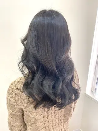 セミロング カラー 服部 樹季のヘアスタイル