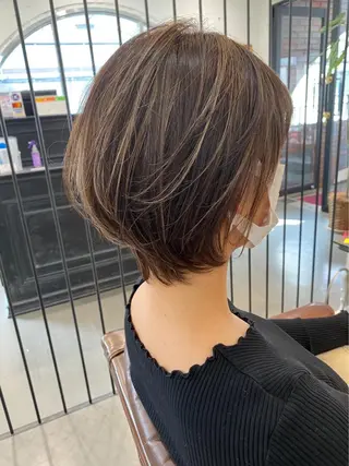 ショート カラー カラーが上手い 辻悠月のヘアスタイル