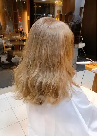 セミロング カラー 白髪女性専門店竹内 涼乃のヘアスタイル