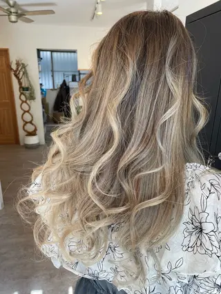ロング カラー Gift.hair&spa所属・森崎 歩のヘアスタイル