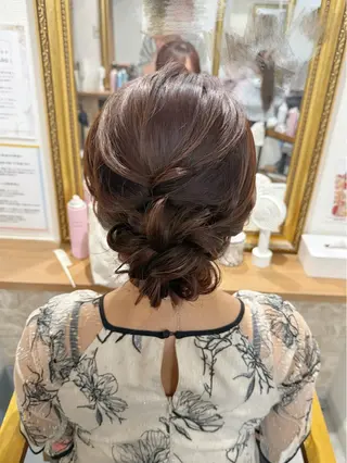 ヘアアレンジ セットサロンCURE 🩵あんみのマツエク・マツパデザイン