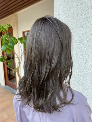 ロング カラー putri 副店長 岸本　拓真のヘアスタイル