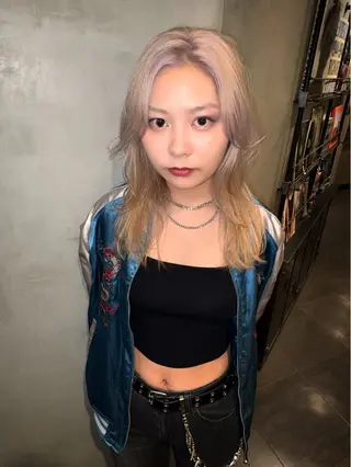 セミロング カラー 優 作のヘアスタイル