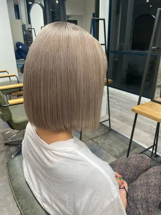 ミディアム ハイトーンボブ Mizuki.のヘアスタイル