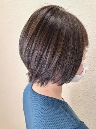 ショート ブリーチカラー🌈 嘉名 真樹のヘアスタイル