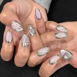 ネイル 🪐富島彩夏 /海外nail🪐のネイルデザイン