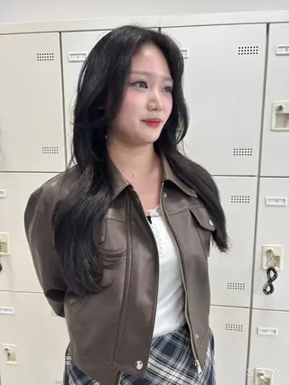 ロング 韓国ヘア/ブリーチ無 しWカラー/オリーブのヘアスタイル