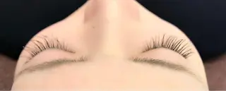 マツエク・マツパ 岡田詩織 MODE Ks松原店のヘアスタイル