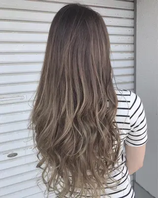 ロング カラー レイヤーカット匠 イソザキノリユキのヘアスタイル