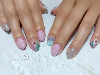 ネイル YUMI NAGAI  のネイルデザイン