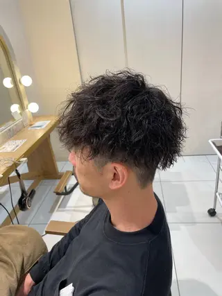 ミディアム パーマ メンズ 本厚木｜縮毛矯正/ 酸性スト専門サロンのヘアスタイル